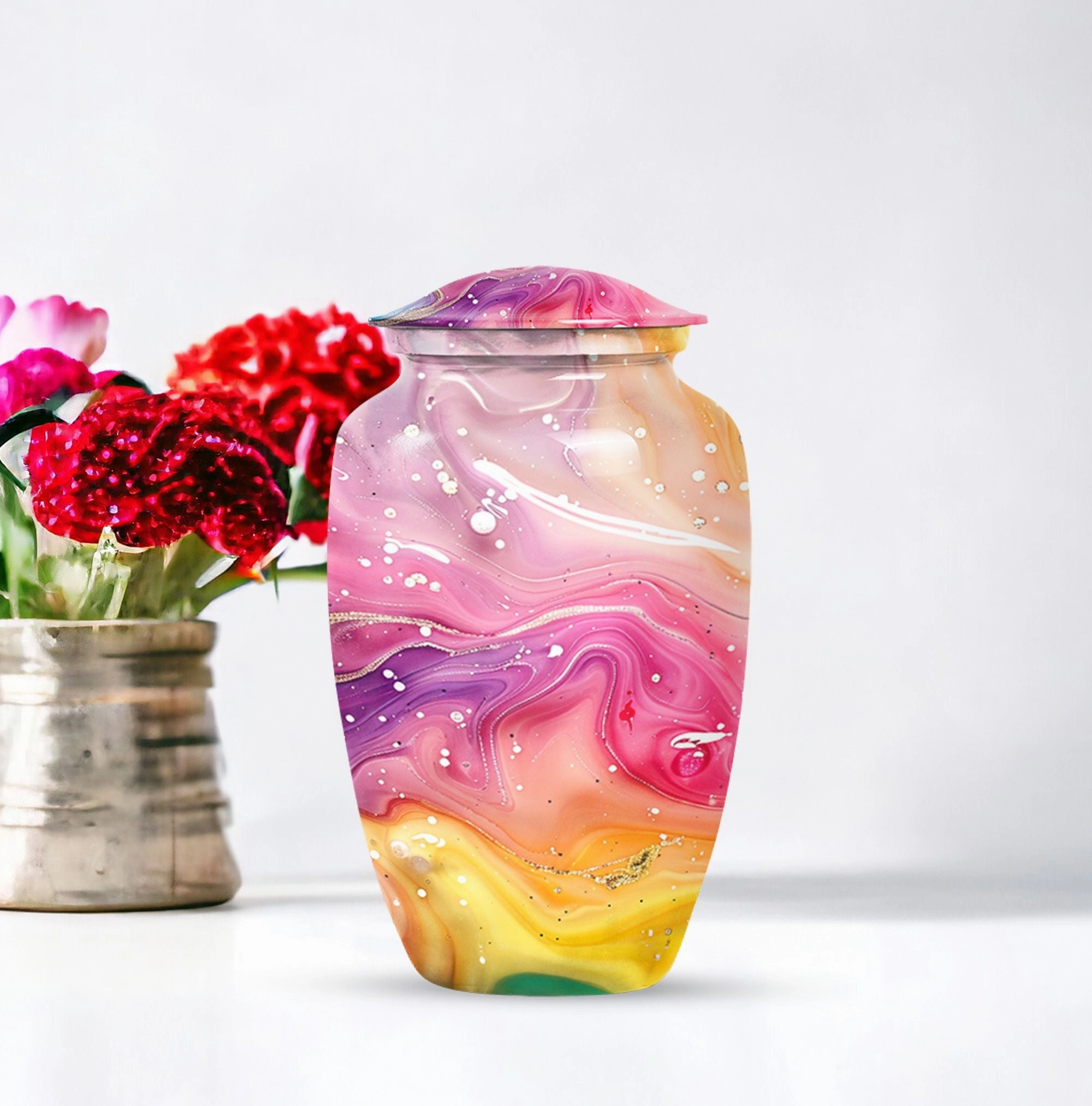 Classic Abstract Urn: Cremation Accessory for Cherished Mom