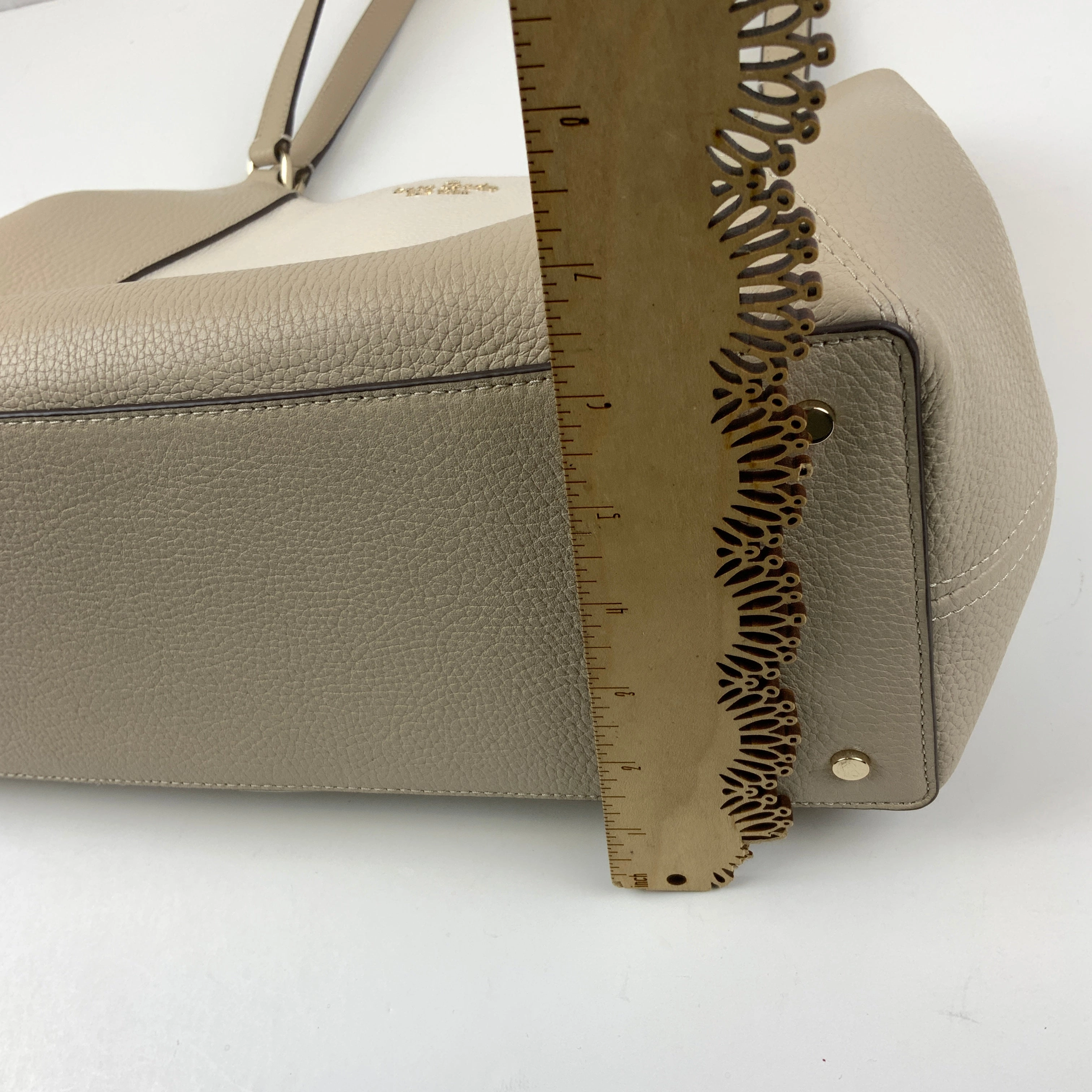 Handbag Designer By Kate Spade In Cream & Tan, Size:Large